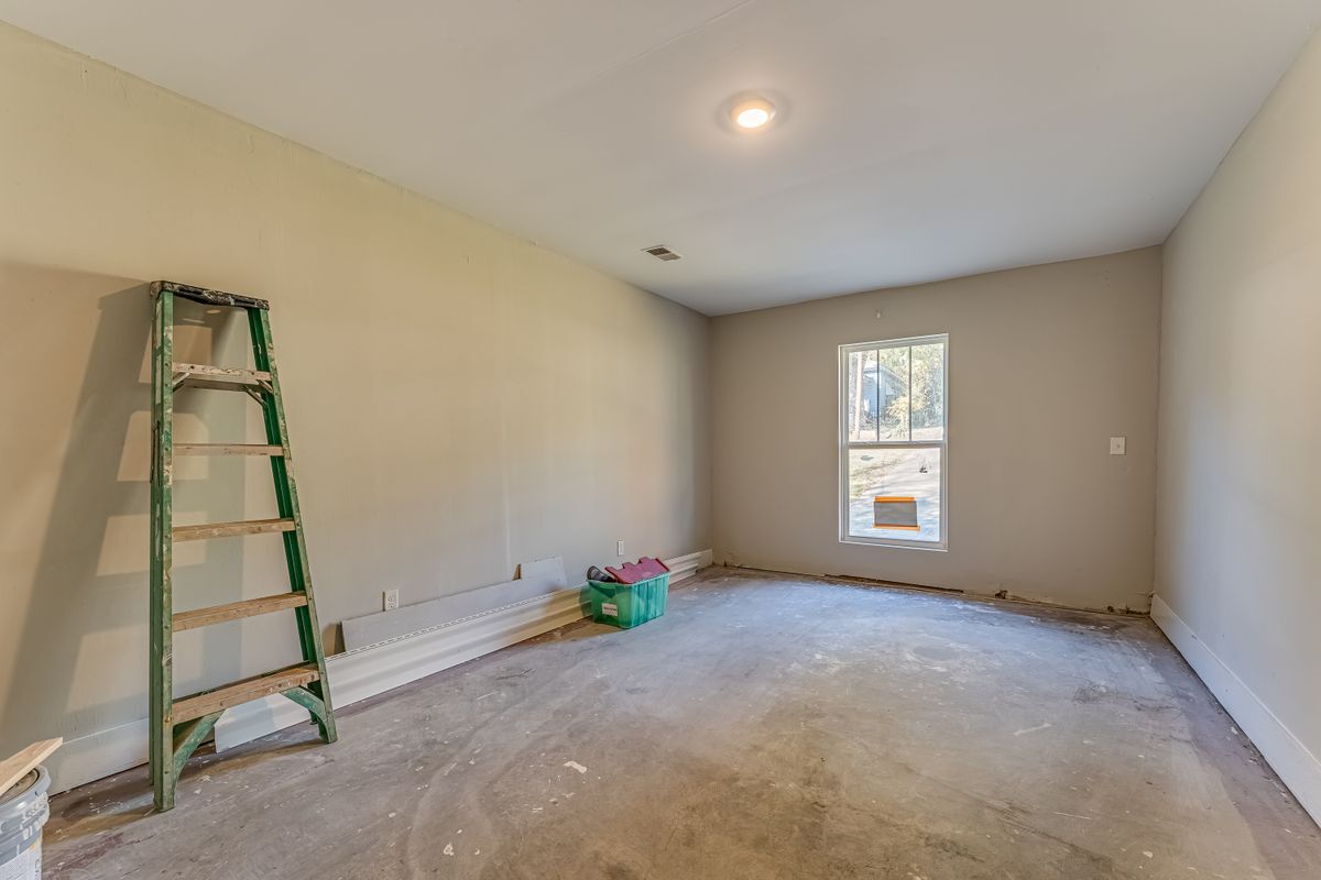 Building Photo - 283 E Hampton Ave