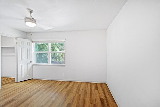 Building Photo - 800 Heights Blvd