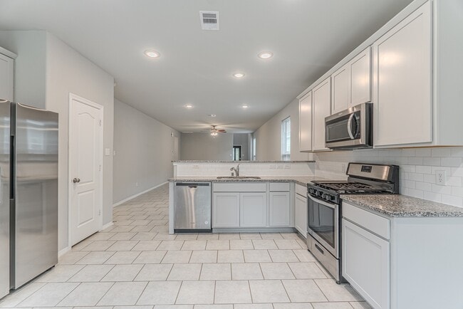 Building Photo - 25706 Boxwood Hedge Ln