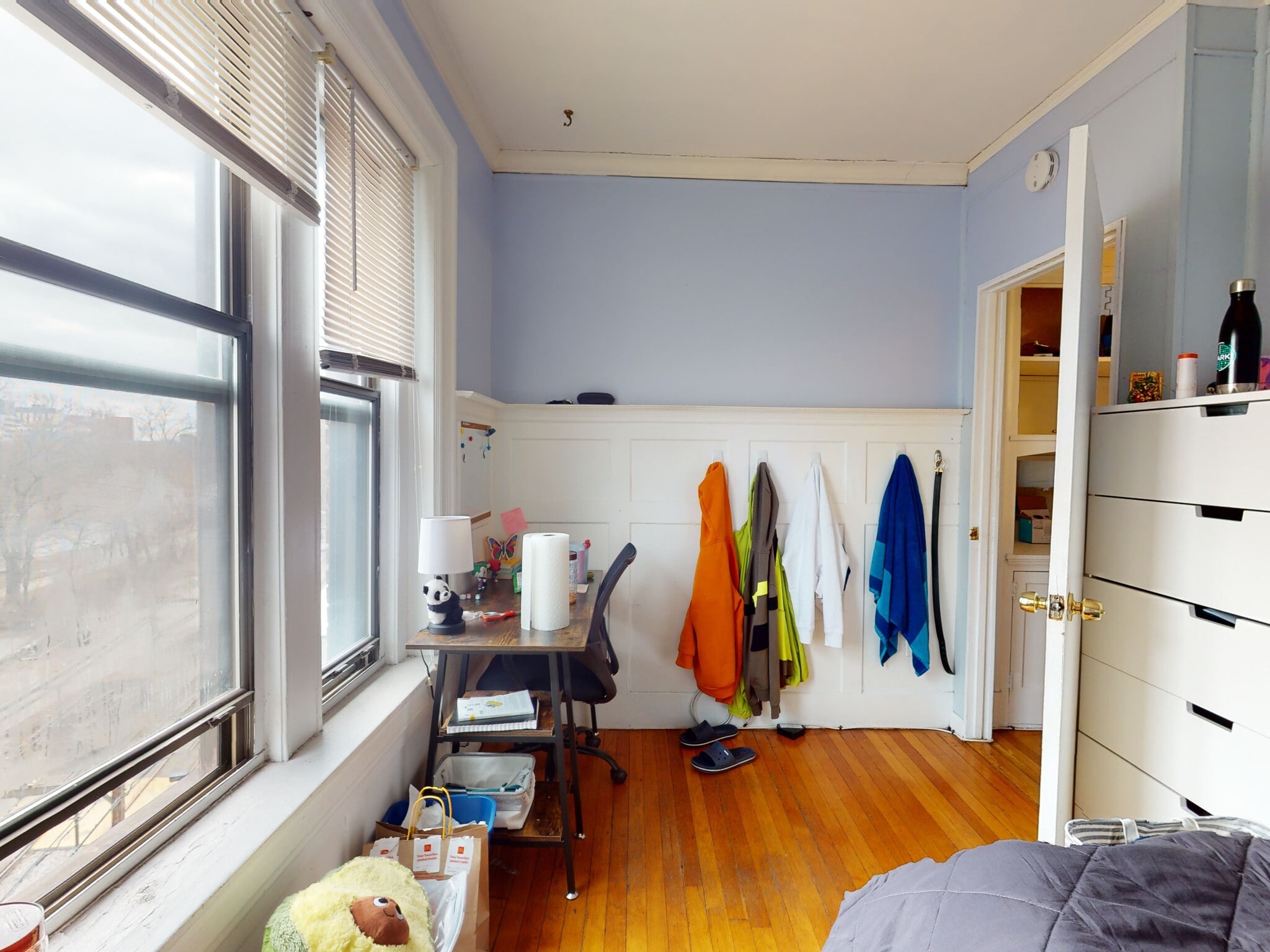 Building Photo - 448 Park Dr