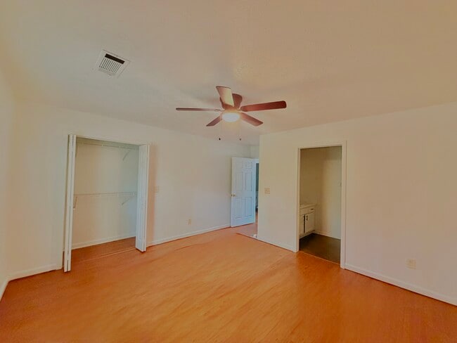 Building Photo - 8837 Freedom Way