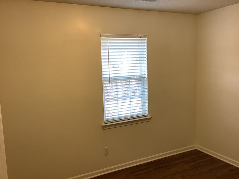 Building Photo - 214 Long Creek Pky