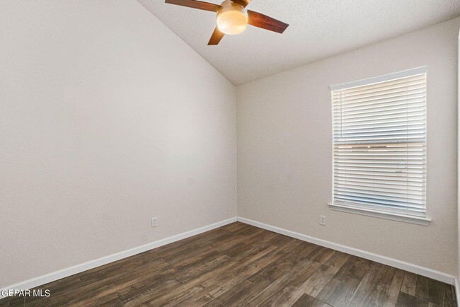 Building Photo - 6753 Parque Del Sol Dr