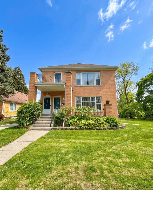 Building Photo - 35759 Glenwood Rd