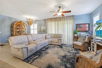 Building Photo - 10803 Alvara Way