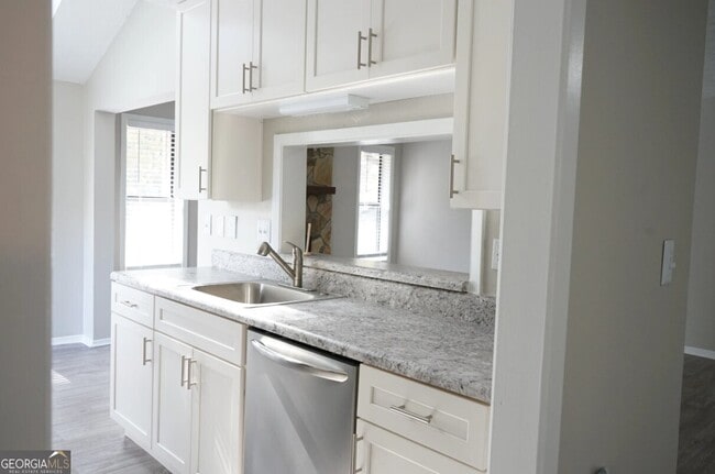 Building Photo - 2845 Holcomb Bridge Rd