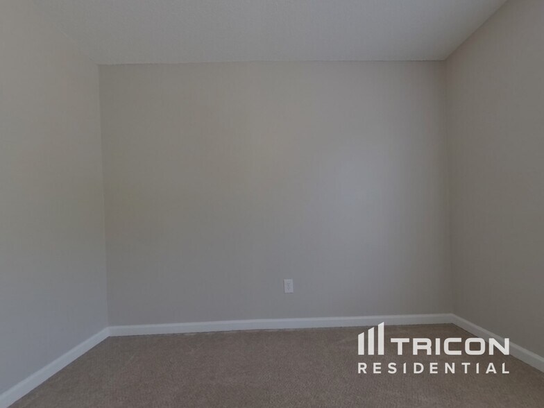 Building Photo - 114 Ivy Brook Dr