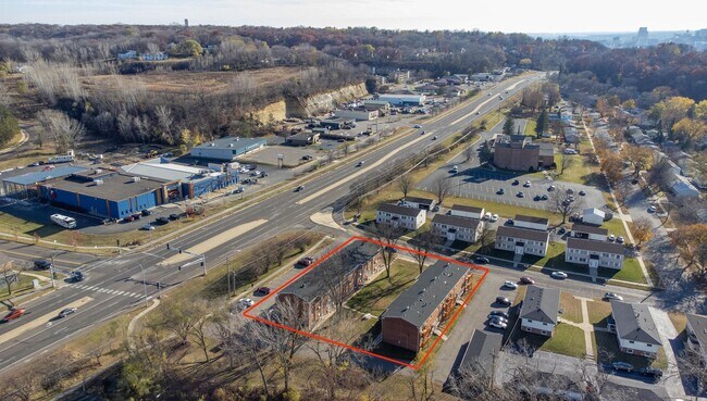 Building Photo - 2 Bed 1.5 Bath Apartment for rent!