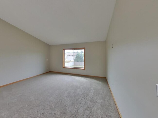 Building Photo - 5215 Pond View Ln