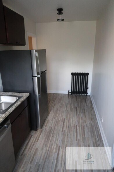 Building Photo - 6364 N Hermitage Ave