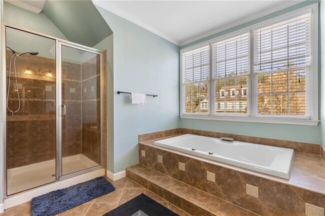 Building Photo - 1005 Regal Hills Ln