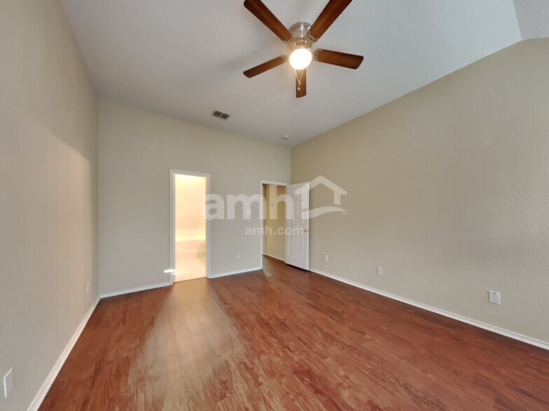 Building Photo - 9812 Sparrow Hawk Ln