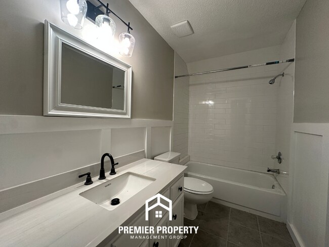 Building Photo - Newly Renovated 3BR/2BA Executive Home in Cordova | Granite Counters & 2,100 Sq Ft