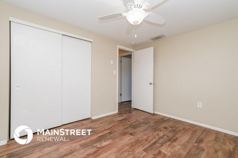 Building Photo - 1050 Normandy Blvd