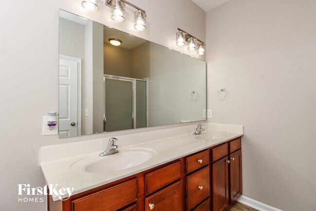 Building Photo - 6003 Brookstone Ridge Dr