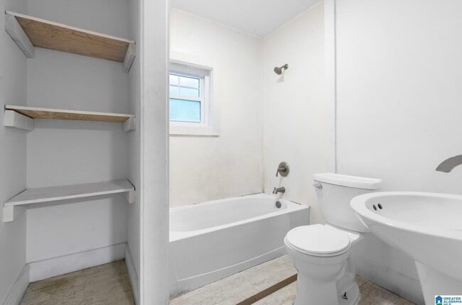 Building Photo - 408 5th Place Pratt