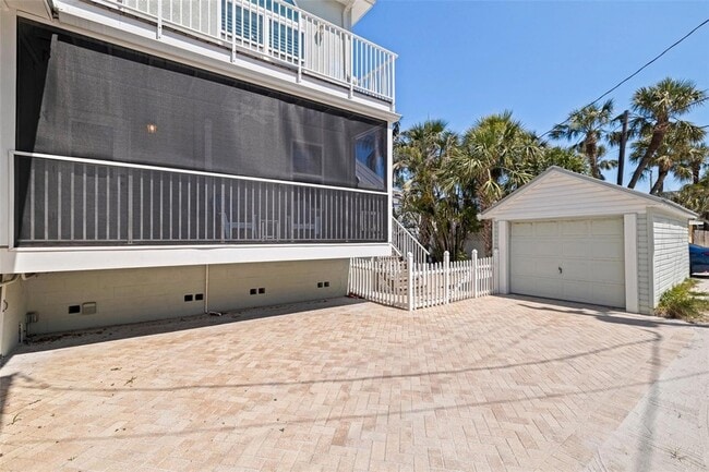 Building Photo - 106 7th Ave