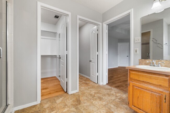 Building Photo - 8808 Timberlyn Way