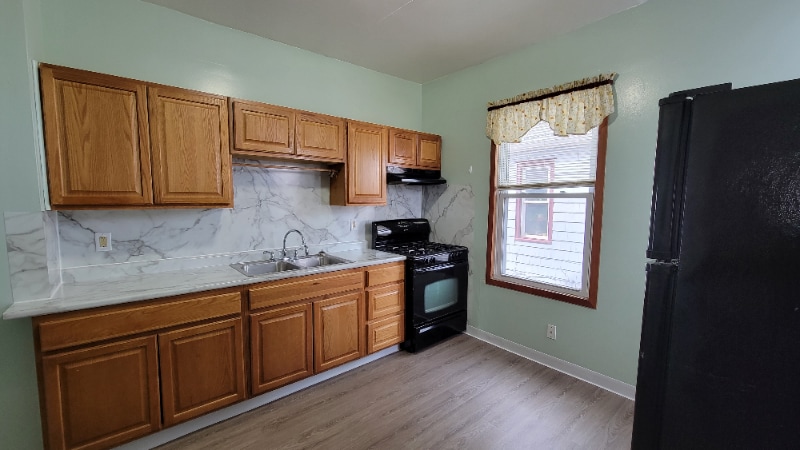 Building Photo - 1918 Hughitt Ave