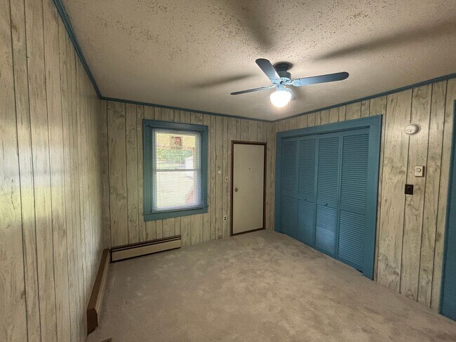 Building Photo - 150 Draper Ln
