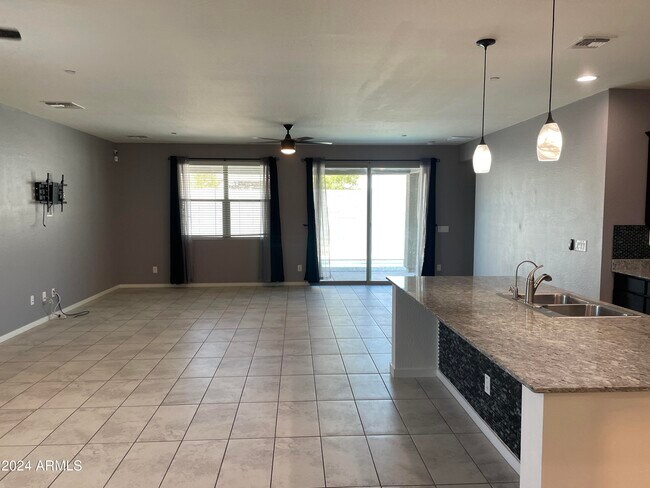Building Photo - 2018 N 213th Dr