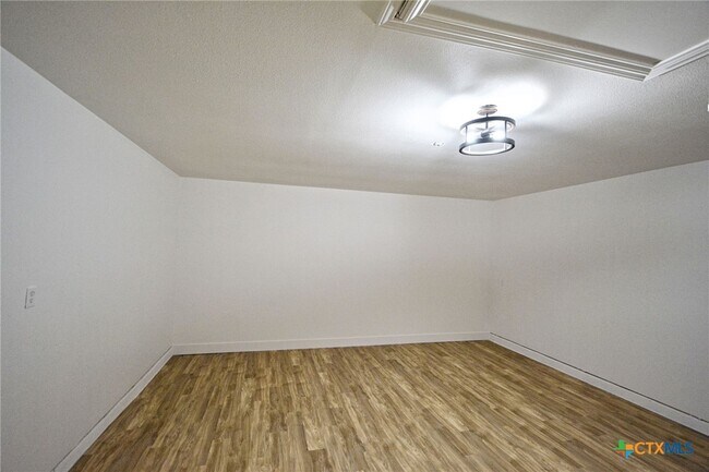 Building Photo - 2539 Fayette Dr