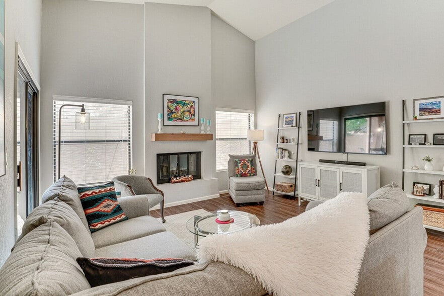 Building Photo - 2873 N Marquise Ct