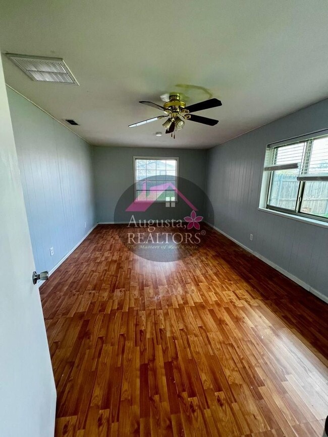 Building Photo - LT-3000 Buffalo Gap