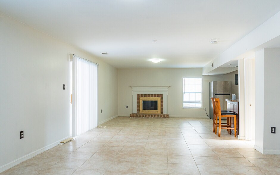 Building Photo - 1111 Merganser Ct