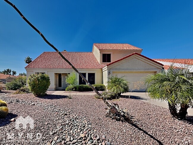 Building Photo - 634 N Quartz St