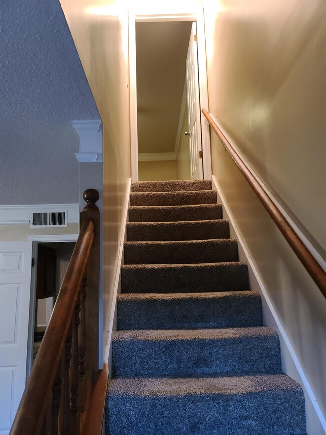 Building Photo - 5856 Jardin Pl