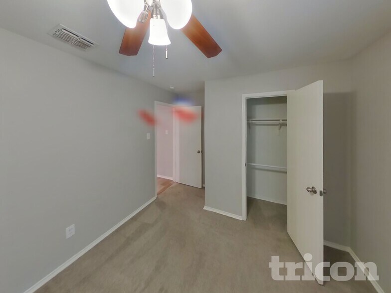 Building Photo - 439 Eisenhower Ln