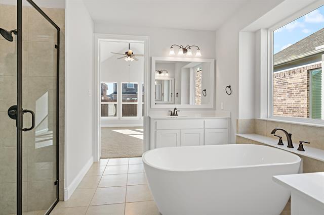 Building Photo - 124 Spanish Bluebell Dr