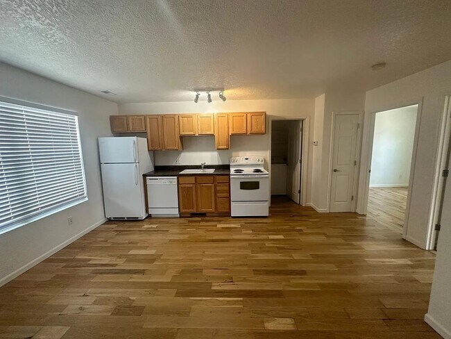 Building Photo - 316 S Marion St