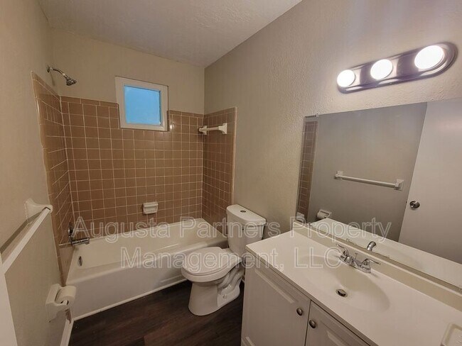 Building Photo - 139 Stoneybrooks Pl