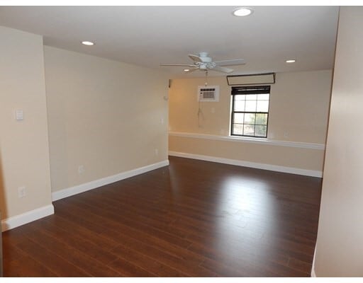 Building Photo - 1 Old Colony Rd