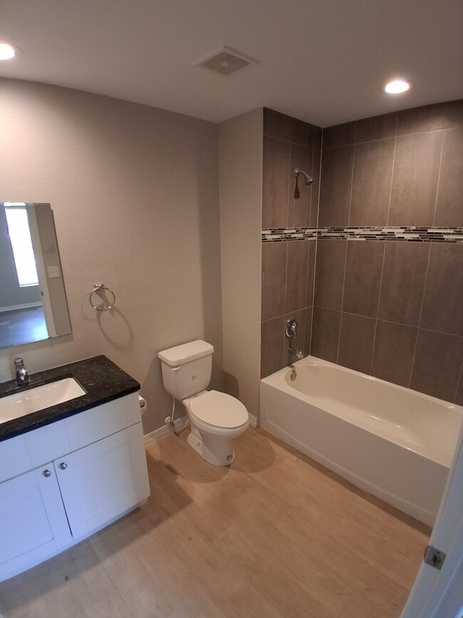 Building Photo - 7061 Tide Cir