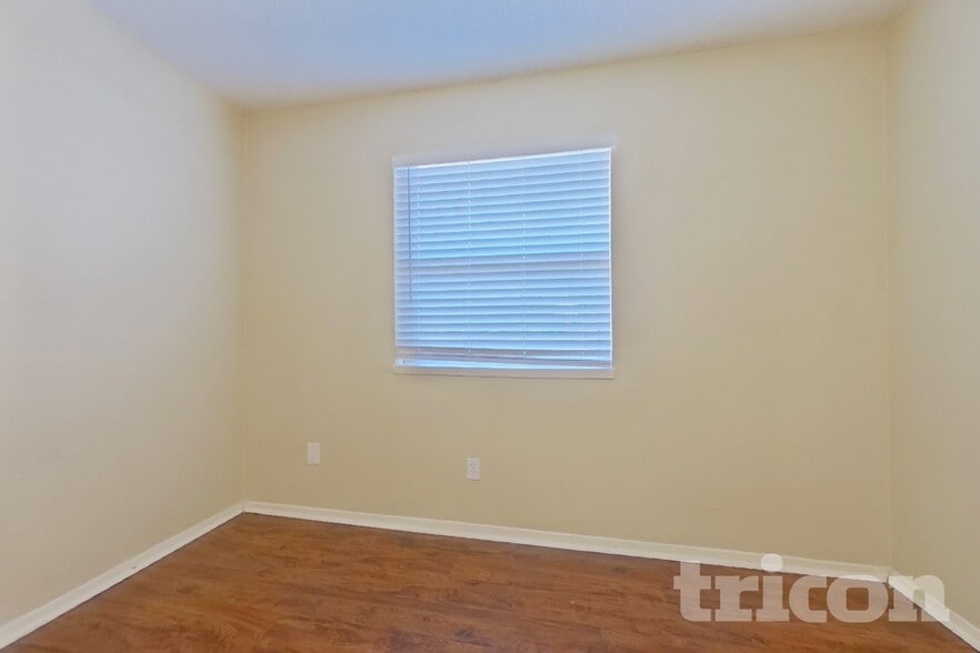 Building Photo - 5536 Dunson Dr
