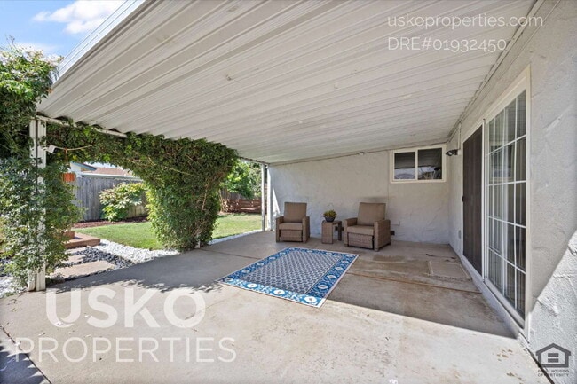 Building Photo - 8844 Garden Glen Way