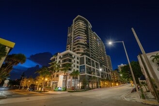 Building Photo - New River Yacht Club