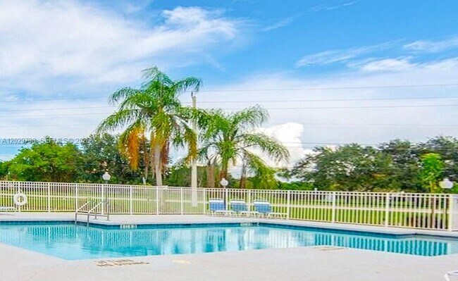 Building Photo - 13060 Vista Isles Dr