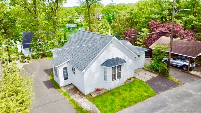 Building Photo - 17 Warren Rd