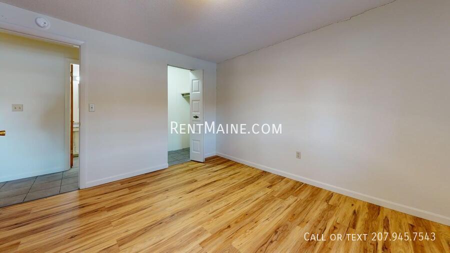 Building Photo - 33 Longrale Park