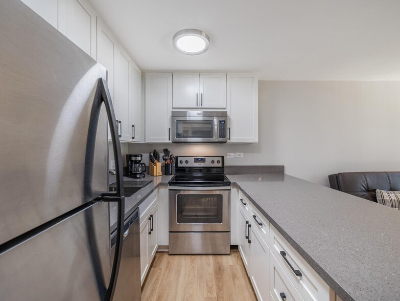 Building Photo - 2140 Kuhio Ave.