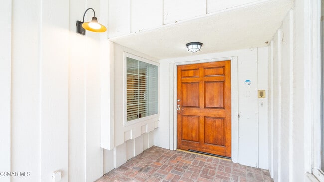 Building Photo - 5901 Hanna Ave