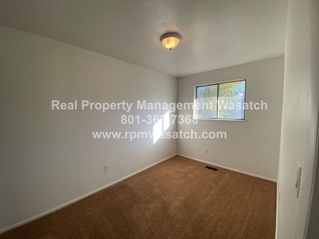 Building Photo - 671 Candlelite Ln