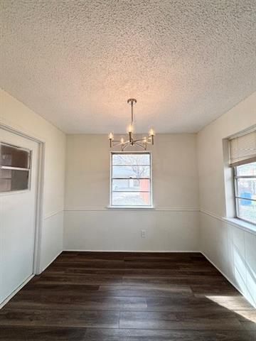 Building Photo - 1618 Oakridge Dr