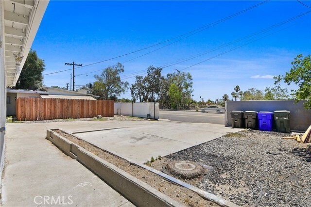 Building Photo - 3008 N Arrowhead Ave