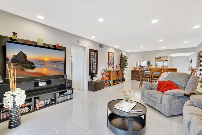 Building Photo - 1401 SW 128th Terrace