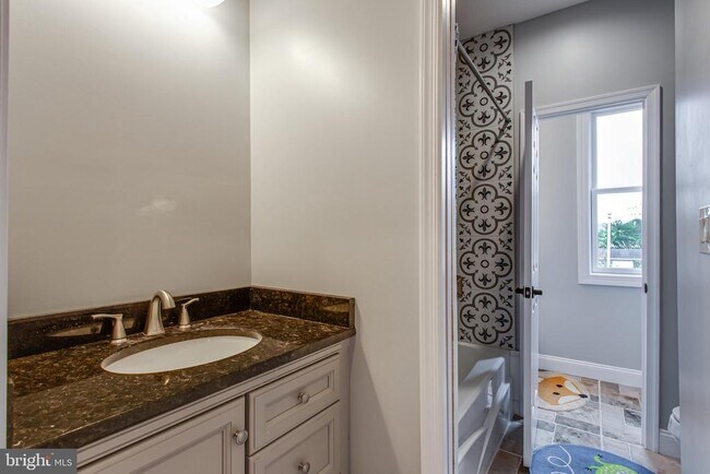 Building Photo - 43840 Bardmore Way